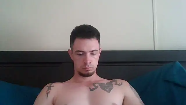 Snapshot of midnightsinz chatting on April 2, 2026, 6:16 pm midnightsinz online show from April 2, 2026, 6:16 pm