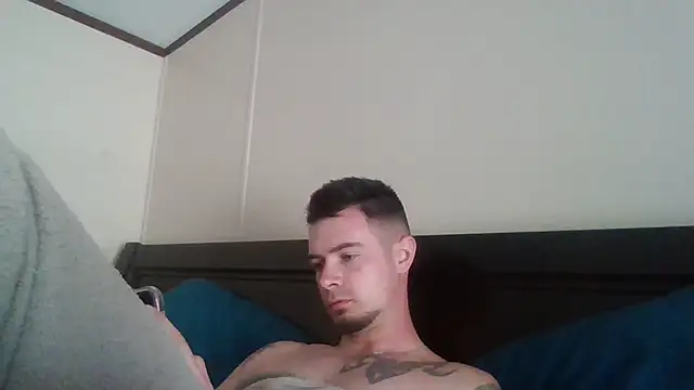 Snapshot of midnightsinz chatting on April 7, 2026, 7:36 pm midnightsinz online show from April 7, 2026, 7:36 pm