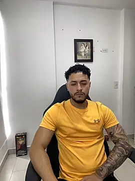 MattiaDupont online show from April 17, 2026, 8:01 pm