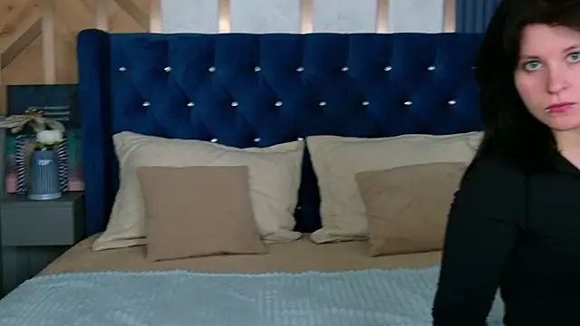 Milana Bold online show from March 2, 2026, 8:37 pm