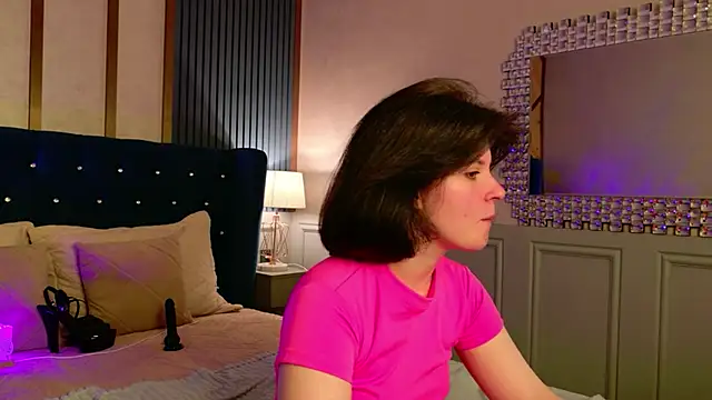 Milana Bold online show from April 21, 2026, 2:15 am