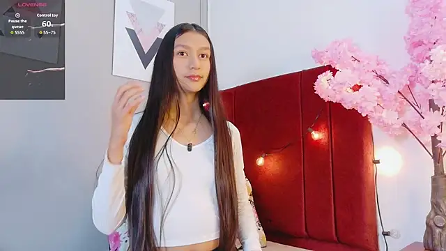 ThinPrincesss online show from April 12, 2026, 12:32 pm