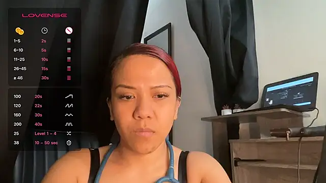 Snapshot of ArielsFeet333 chatting on April 8, 2026, 9:15 pm ArielsFeet333 online show from April 8, 2026, 9:15 pm