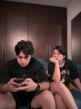 EmilyAndAndrew online show from March 1, 2026, 4:25 am