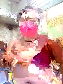 Snapshot of Puja_9999 chatting on July 14, 2026, 5:40 pm Puja 9999 online show from July 14, 2026, 5:40 pm