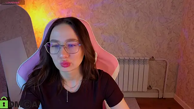 Snapshot of _Kiki_angel_ chatting on February 21, 2026, 3:51 am Kiki angel online show from February 21, 2026, 3:51 am