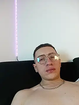 Snapshot of Emmanuel_Lust chatting on February 11, 2026, 1:38 pm Emmanuel Lust online show from February 11, 2026, 1:38 pm