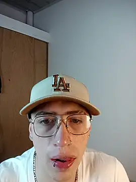 Snapshot of Emmanuel_Lust chatting on February 20, 2026, 12:16 pm Emmanuel Lust online show from February 20, 2026, 12:16 pm