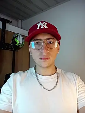 Snapshot of Emmanuel_Lust chatting on February 26, 2026, 12:15 pm Emmanuel Lust online show from February 26, 2026, 12:15 pm