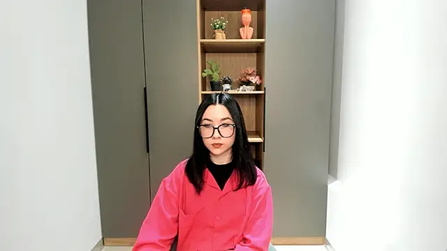 DulcieFocke online show from February 7, 2026, 6:17 am