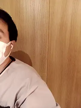 shizuku-kun211 online show from February 15, 2026, 7:10 pm