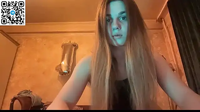 Snapshot of LovelySilk_63 chatting on May 16, 2026, 6:17 pm LovelySilk 63 online show from May 16, 2026, 6:17 pm