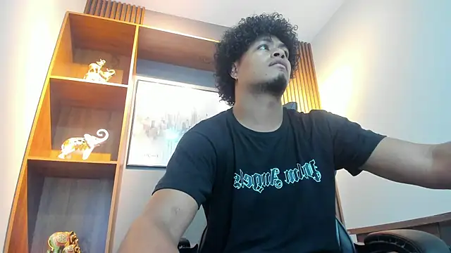 Kai Moreno online show from February 12, 2026, 8:26 pm