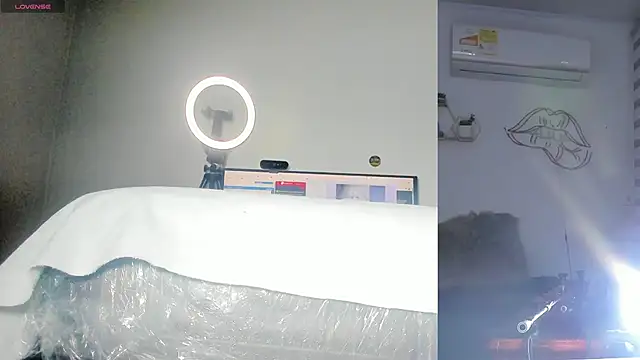 lana  kane   online show from April 4, 2026, 9:07 am