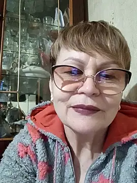 SophieBurns online show from April 8, 2026, 1:33 pm