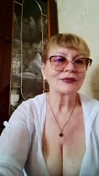 Snapshot of SophieBurns chatting on July 17, 2026, 10:33 am SophieBurns online show from July 17, 2026, 10:33 am
