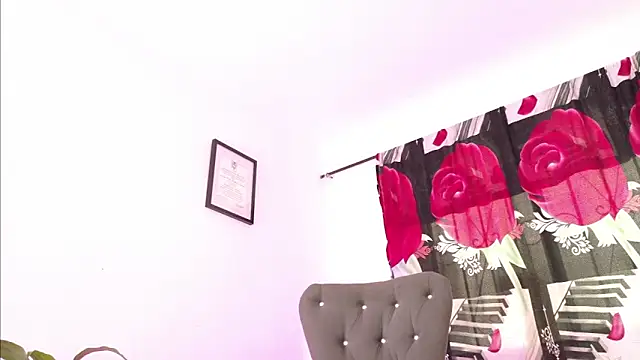 Snapshot of AnnieWestley chatting on February 10, 2026, 1:48 pm AnnieWestley online show from February 10, 2026, 1:48 pm