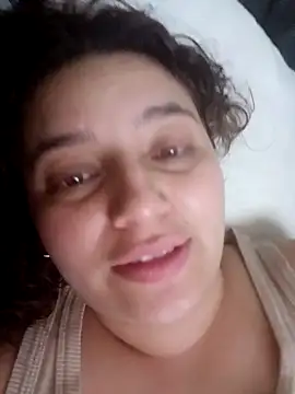 Snapshot of MajoArias chatting on February 10, 2026, 7:56 am MajoArias online show from February 10, 2026, 7:56 am