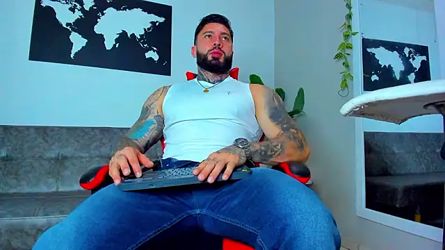 Alessrose online show from March 4, 2026, 7:42 pm