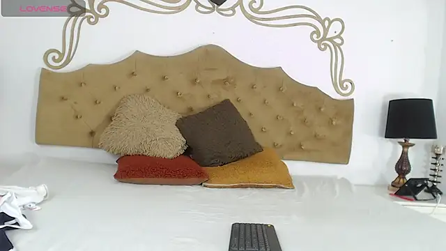 CloeCastillo online show from February 28, 2026, 4:02 am