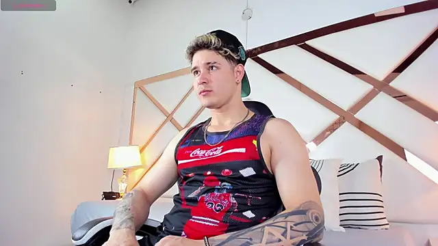 rayan linxx online show from February 13, 2026, 7:43 pm