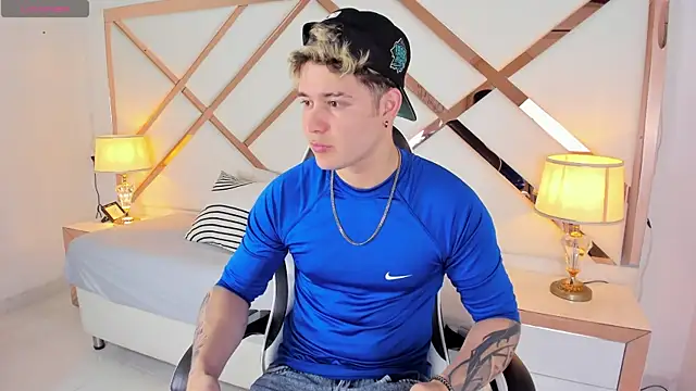 rayan linxx online show from February 17, 2026, 7:20 pm