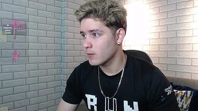 rayan linxx online show from March 23, 2026, 7:51 pm