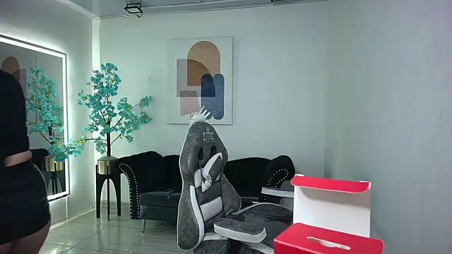 Alanna  scott online show from February 8, 2026, 3:32 am