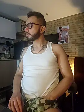 Snapshot of dave_wolf7 chatting on February 13, 2026, 12:28 am dave wolf7 online show from February 13, 2026, 12:28 am