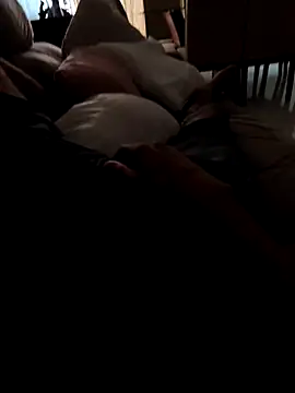 MOREN044 online show from April 5, 2026, 3:42 pm