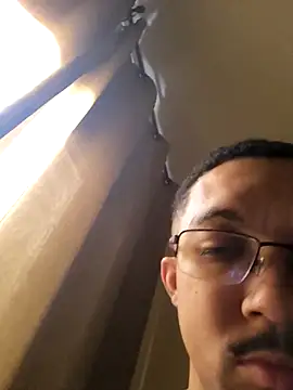 MOREN044 online show from April 8, 2026, 5:35 pm