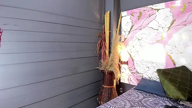 Nahomii  Doll online show from April 8, 2026, 8:31 pm