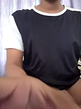 Snapshot of boyrir chatting on February 6, 2026, 7:23 am boyrir online show from February 6, 2026, 7:23 am