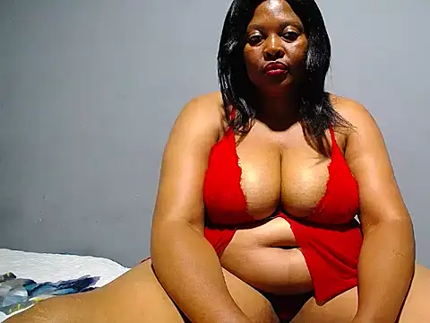 Snapshot of SEXYBUSTYEBONYXX chatting on February 11, 2026, 4:39 am SEXYBUSTYEBONYXX online show from February 11, 2026, 4:39 am