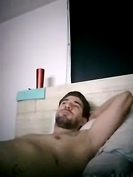 Snapshot of Camilo696903 chatting on February 24, 2026, 9:40 am Camilo696903 online show from February 24, 2026, 9:40 am