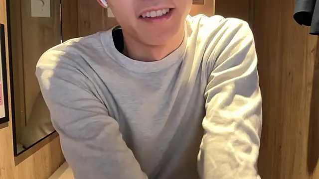 Snapshot of taro_taro45 chatting on April 3, 2026, 9:18 am taro taro45 online show from April 3, 2026, 9:18 am