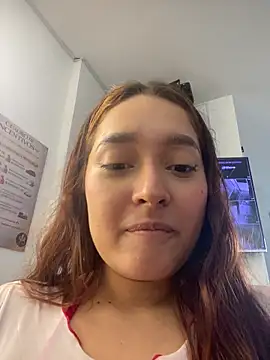 Snapshot of Emily_Harpeer chatting on February 20, 2026, 11:54 am Emily Harpeer online show from February 20, 2026, 11:54 am