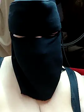 Warda Egy online show from April 4, 2026, 8:39 pm