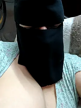 Snapshot of Warda_Egy chatting on April 19, 2026, 12:04 pm Warda Egy online show from April 19, 2026, 12:04 pm
