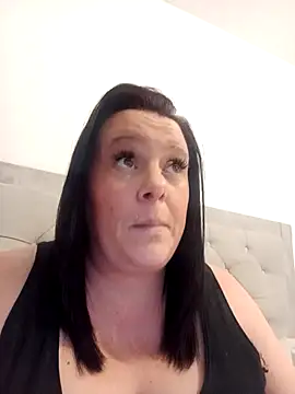 Snapshot of louisa36 chatting on February 25, 2026, 9:46 pm louisa36 online show from February 25, 2026, 9:46 pm