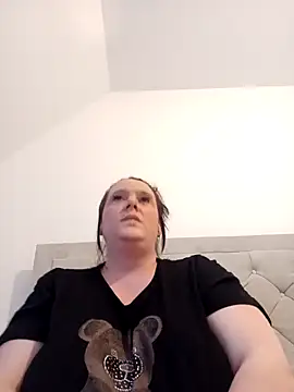 louisa36 online show from April 2, 2026, 6:38 pm