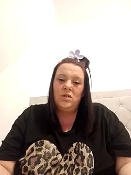 louisa36 online show from April 4, 2026, 10:40 pm