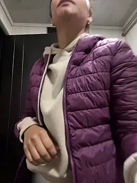 Snapshot of RachelWeisz_ chatting on February 22, 2026, 11:20 am RachelWeisz online show from February 22, 2026, 11:20 am