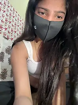 Cutedesigirl online show from March 16, 2026, 6:34 pm