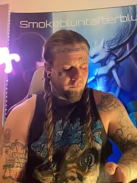 Snapshot of Smokebluntafterblunt chatting on February 15, 2026, 2:30 am Smokebluntafterblunt online show from February 15, 2026, 2:30 am