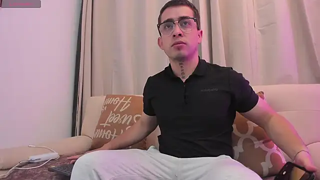 Tommas Jhonson online show from February 18, 2026, 3:35 am