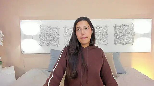 novaa velvet online show from April 18, 2026, 1:59 pm