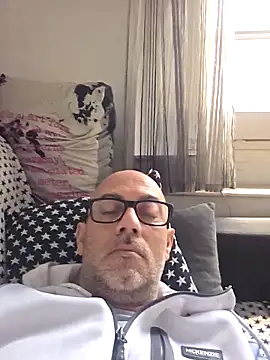 pareja47 online show from April 7, 2026, 8:59 am