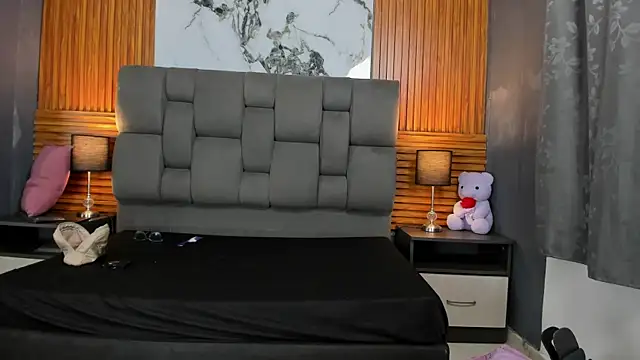  MilaRose  online show from April 9, 2026, 7:30 pm