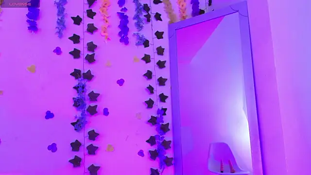 Snapshot of Ariana_Castillo__ chatting on February 25, 2026, 1:21 pm Ariana Castillo online show from February 25, 2026, 1:21 pm